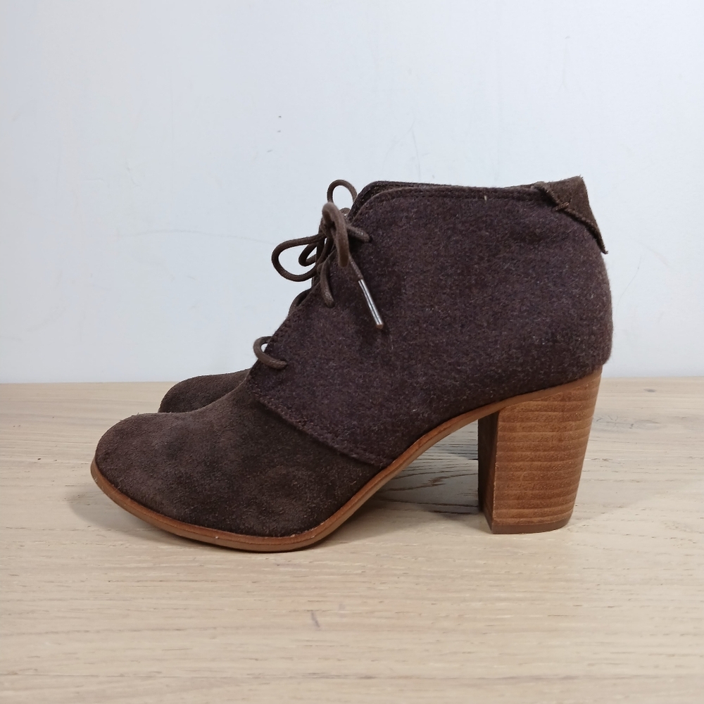 TOMS Brown Leather Lace Up Stacked Heel Ankle Boots 1018